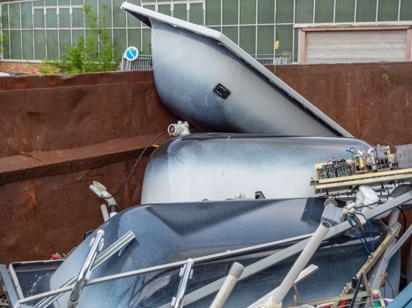 Bathtub Disposal in Sandy